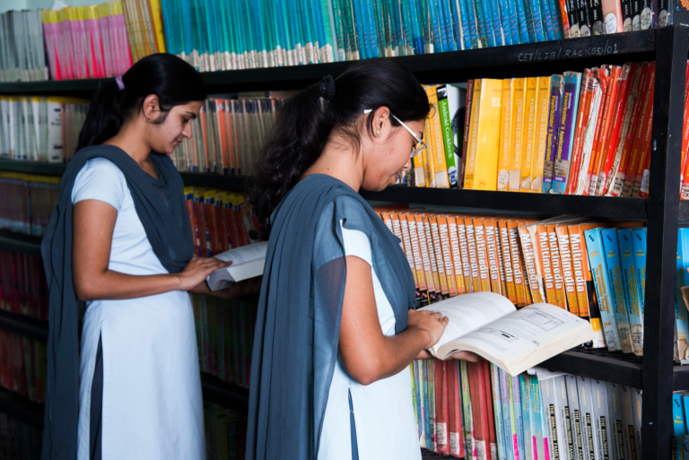 Is Psychology the Same for All? Decolonizing and Indigenous Perspectives on Research and Knowledge